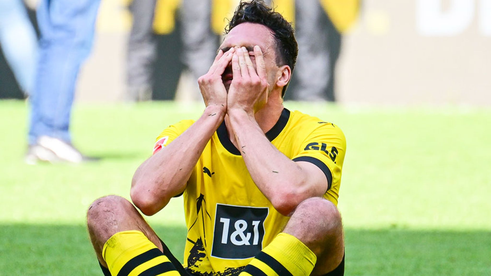 pg官方-胡梅尔斯谈23年丢冠：没有球队能挺过这样的局面，我感到懊恼