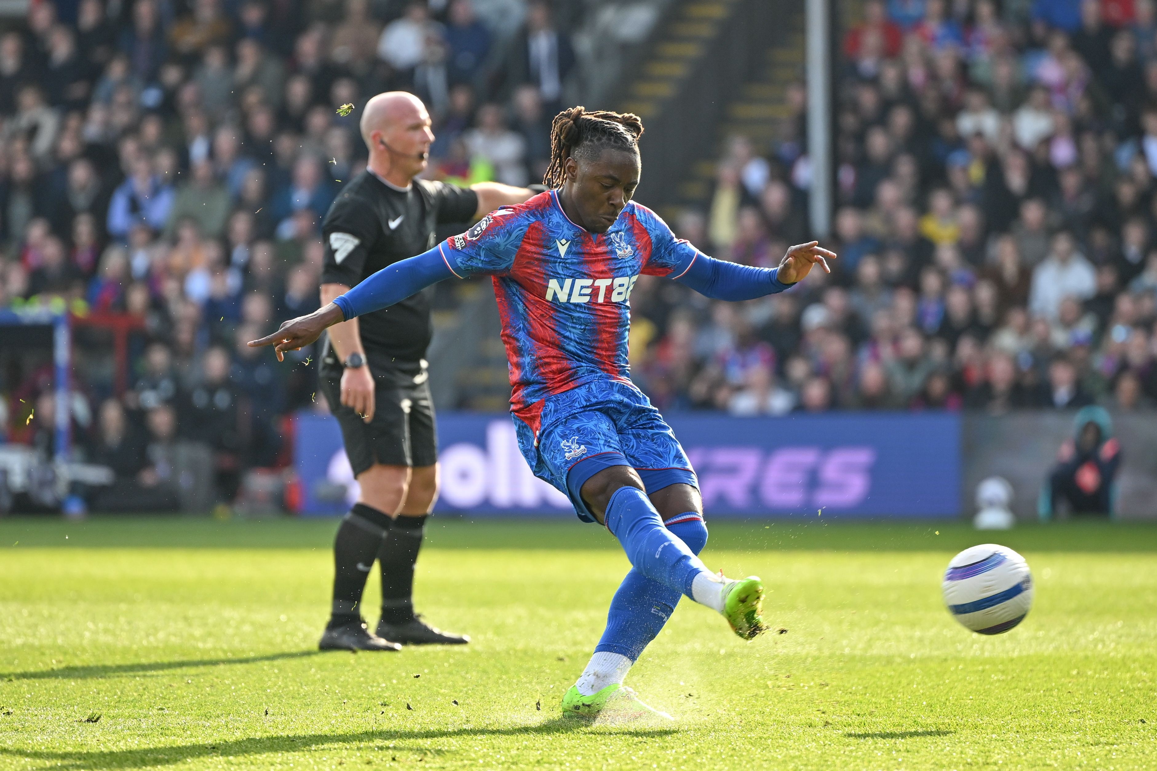 pg电子-ESPN：热火接近以6000万英镑敲定埃泽，球员已向水晶宫表态愿转投