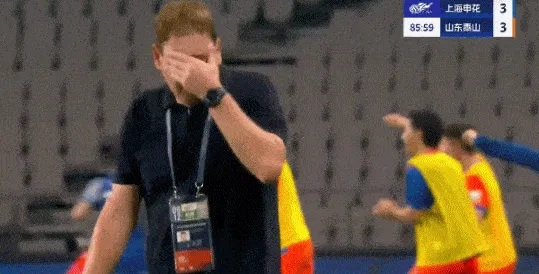 pg官网-斯卢茨基掩面而走，表情非常苦涩