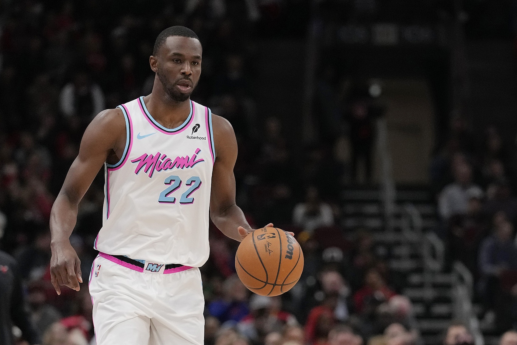 pg电子-美媒设想三方交易：湖人得维金斯辅佐詹东 八村塁&amp;克内克特赴热火