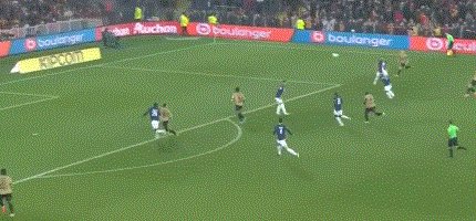 pg电子-【法甲】埃基蒂凯一度扳平 巴黎1比3客负朗斯遭首败