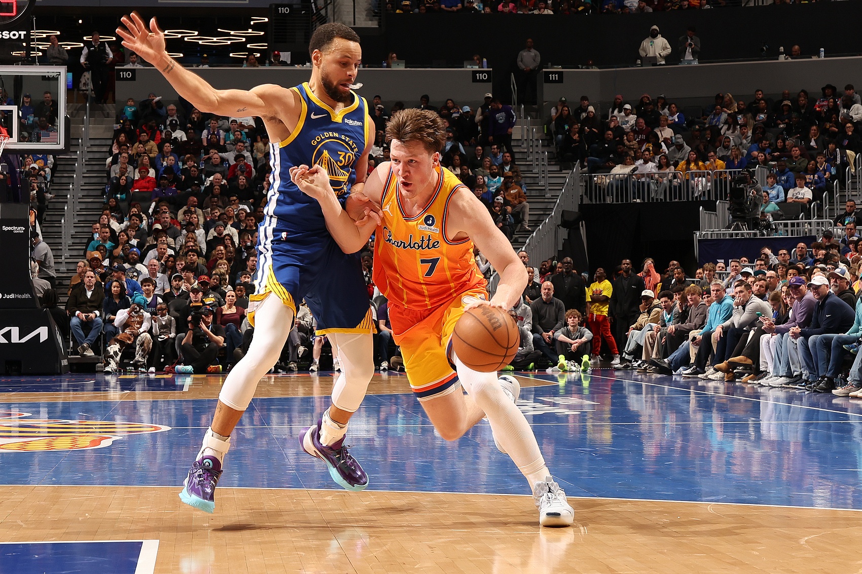 pg电子-单季20分且三项命中率至少50/40/100%场数：库里前2 克尼佩尔第3